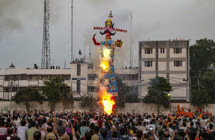 आज विजयादशमी, देशभर में दशहरे के आयोजन; राष्ट्रपति और प्रधानमंत्री ने दी शुभकामनाएं