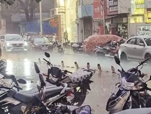 दिल्ली-NCR में मौसम का यू-टर्न: ओलावृष्टि और तेज आंधी का पूर्वानुमान, मौसम विभाग का अलर्ट जारी